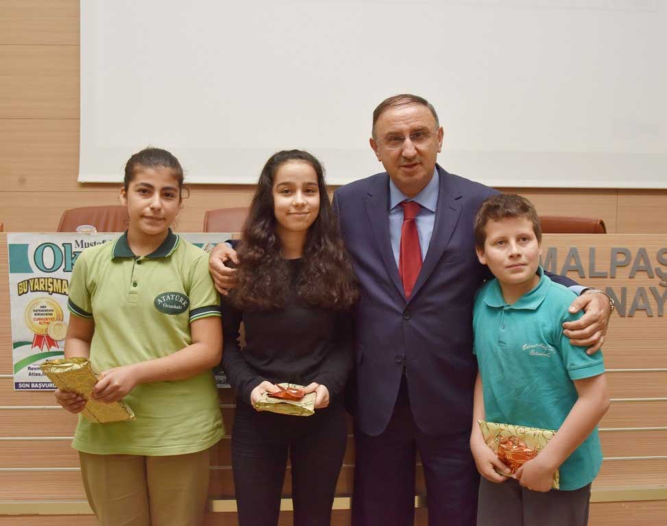 Mustafakemalpaşa kitap okudu 