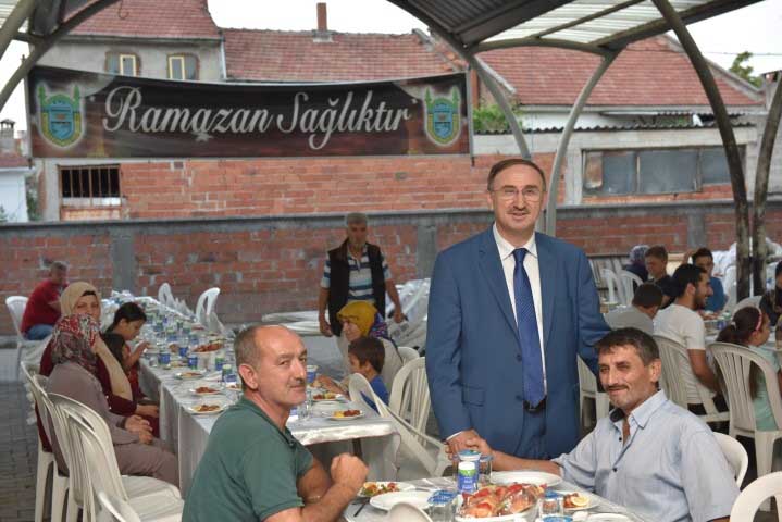 Mahalle iftarlarında Lalaşahin buluşması