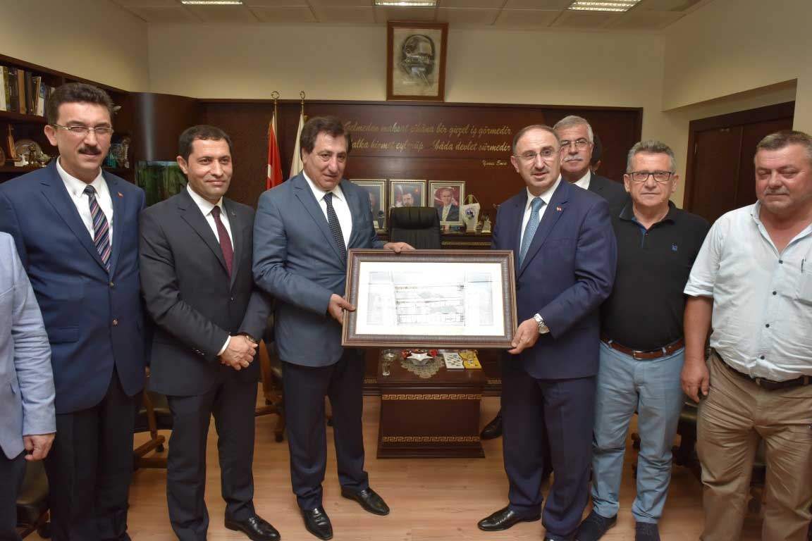 Vali'den ilk ziyaret Mustafakemalpaşa'ya 
