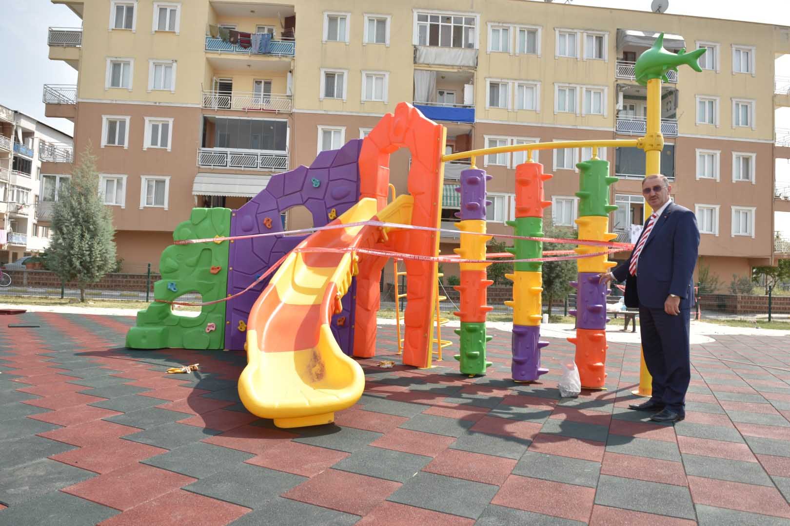 Çocuk parkları yenileniyor 