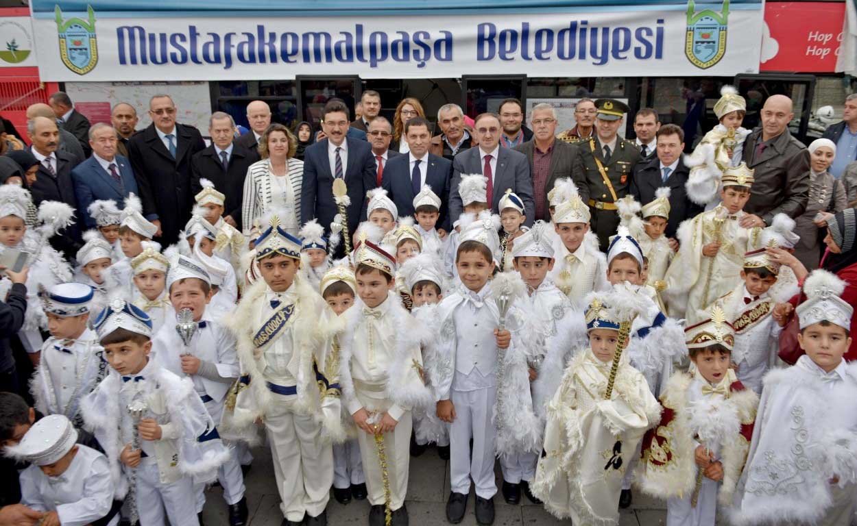 Mustafakemalpaşa'da toplu sünnet heyecanı 