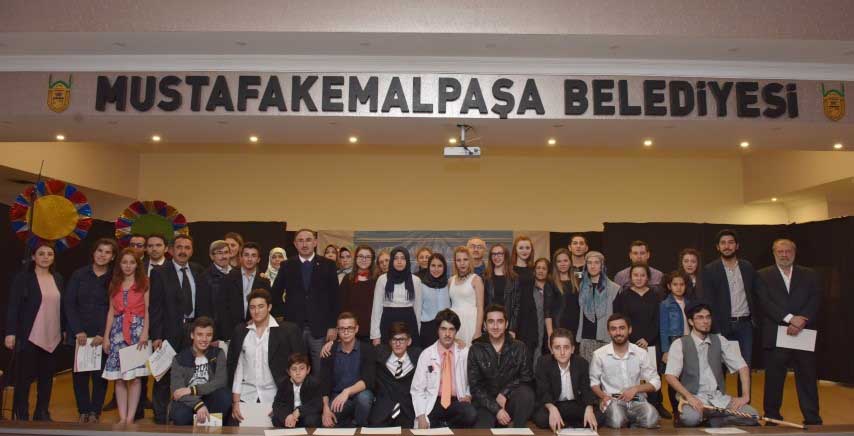 Kursiyerlerden tiyatro 
