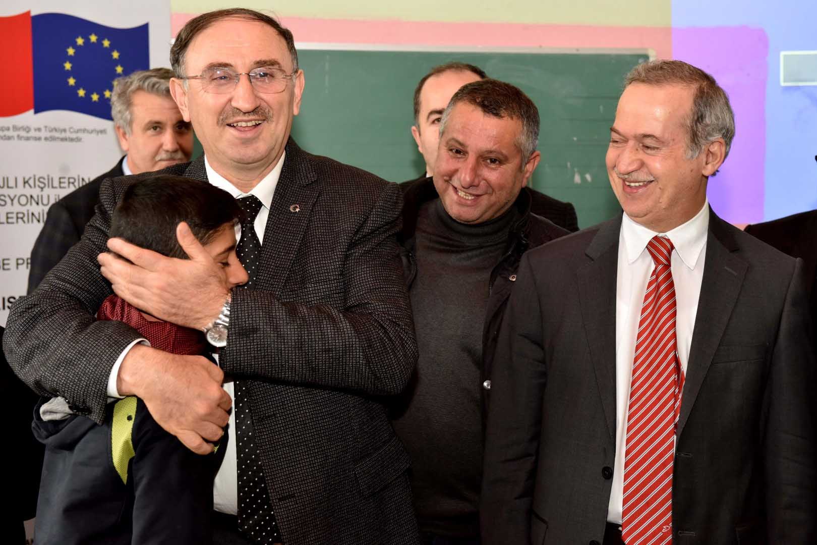 Dezavantajlı öğrenciler yaşama katılıyor