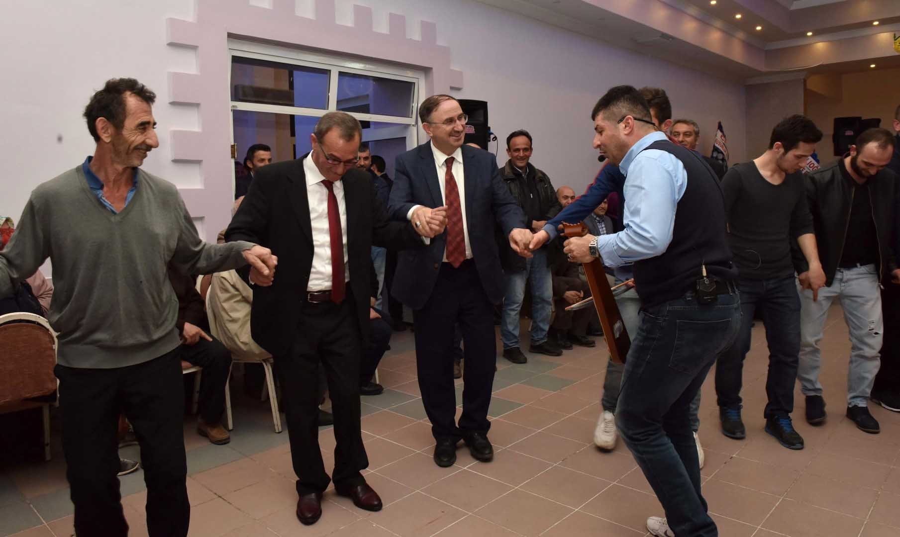 Karadenizliler Mustafakemalpaşa'da coştu 