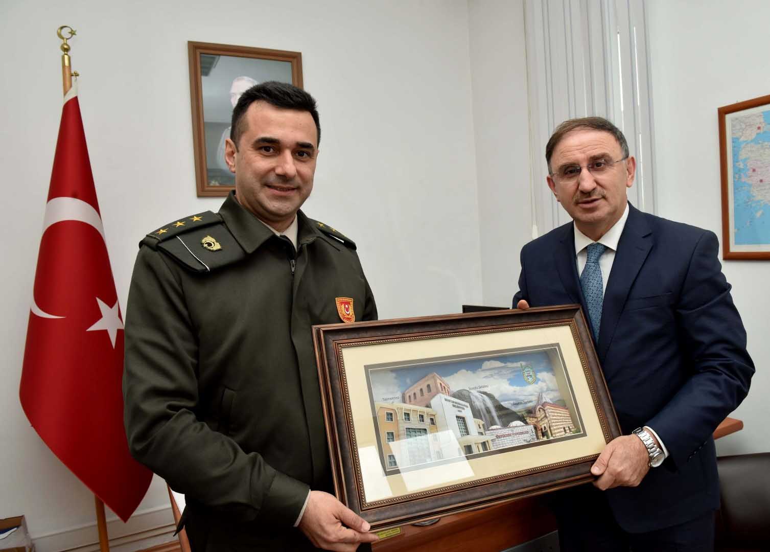 Başkan Kurtulan’dan Askerlik Şubesi’ne kutlama
