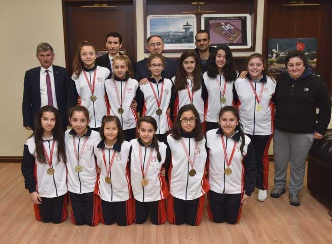 Başkan Kurtulan'dan 'Potanın Perileri'ne destek