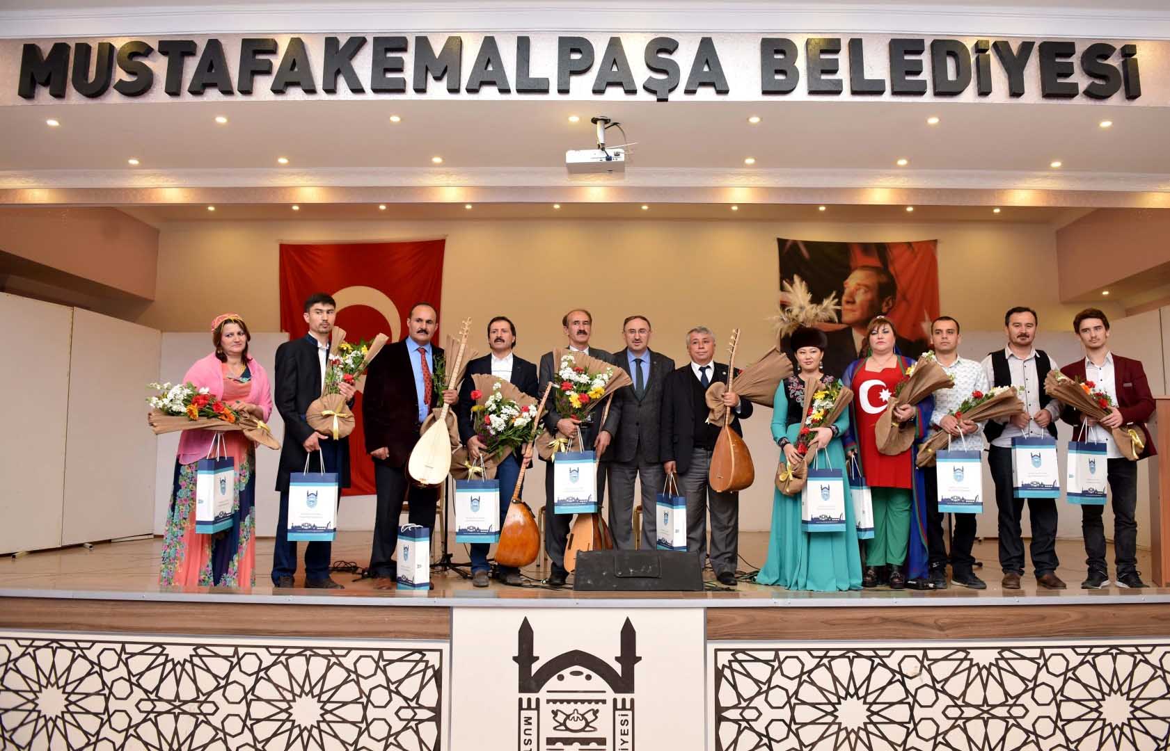 Âşıklar Mustafakemalpaşa’da atıştı 