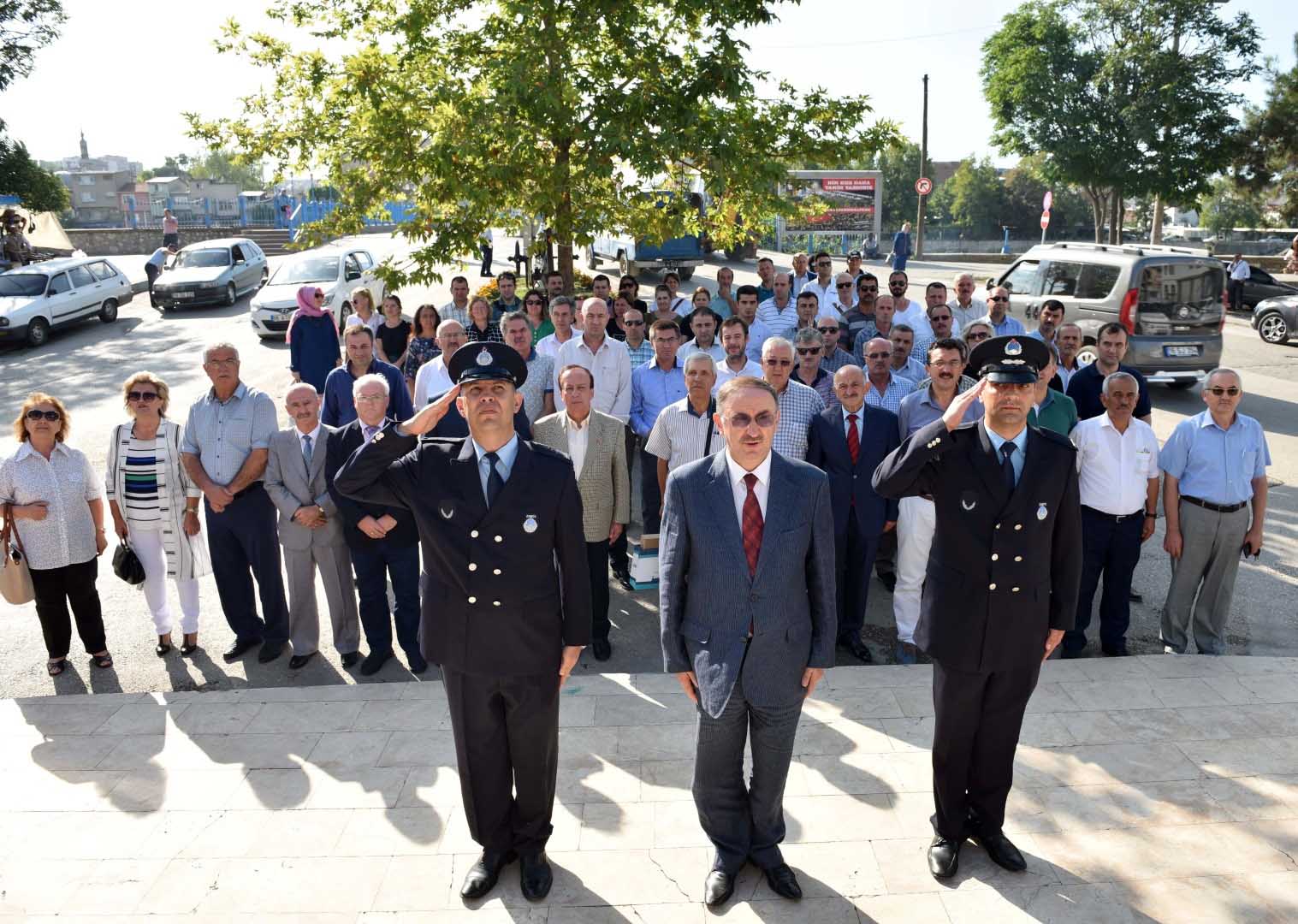 Belediye ailesi 136. yılını kutladı 