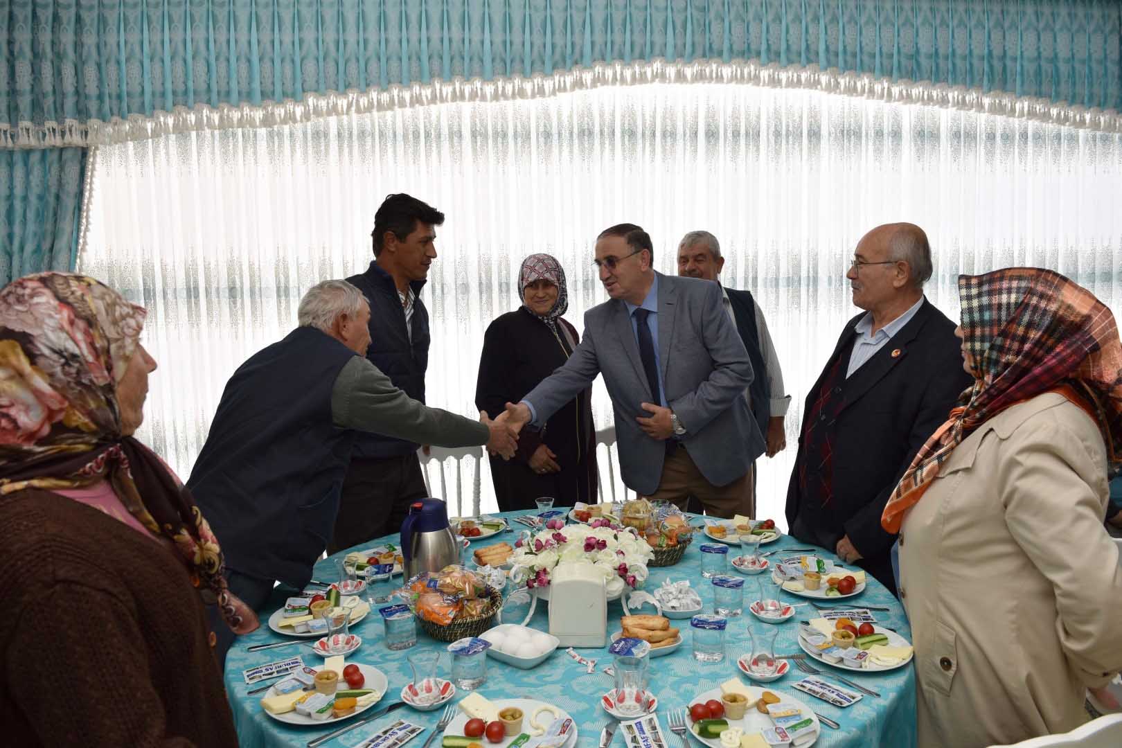 Şehit ve gazi aileleri Mustafakemalpaşa'da buluştu 