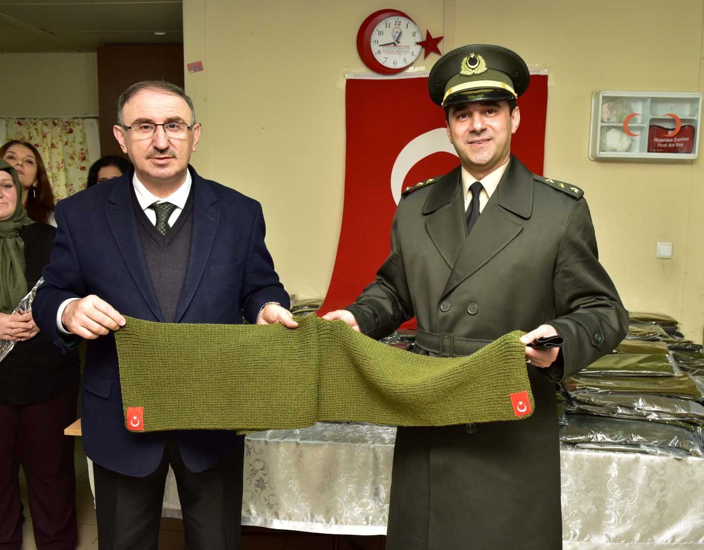 Uğur Böcekleri’nden Mehmetçiğe atkı 