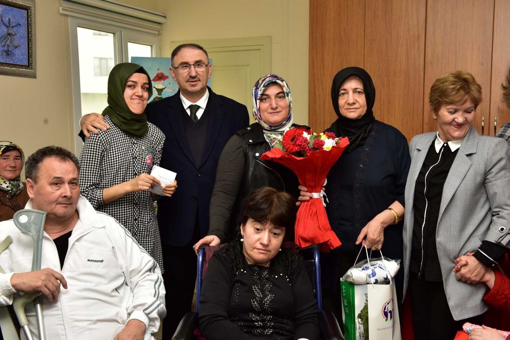 Engelli annesine yılın kadını ödülü
