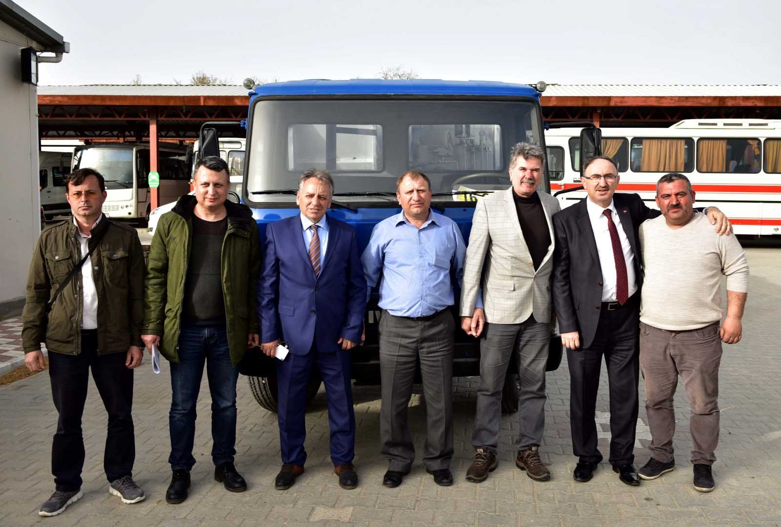 Kardeş belediye Kıpçak’a hibe araç 