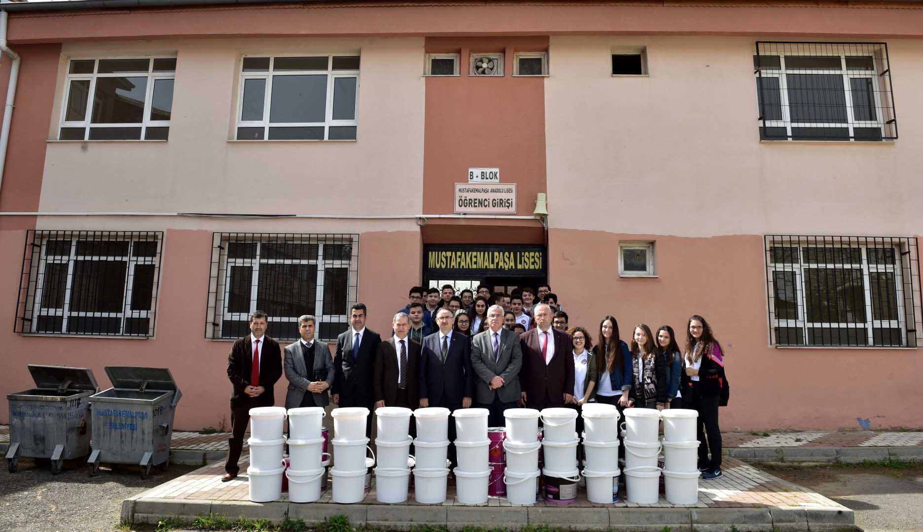 Okullara boya desteği 