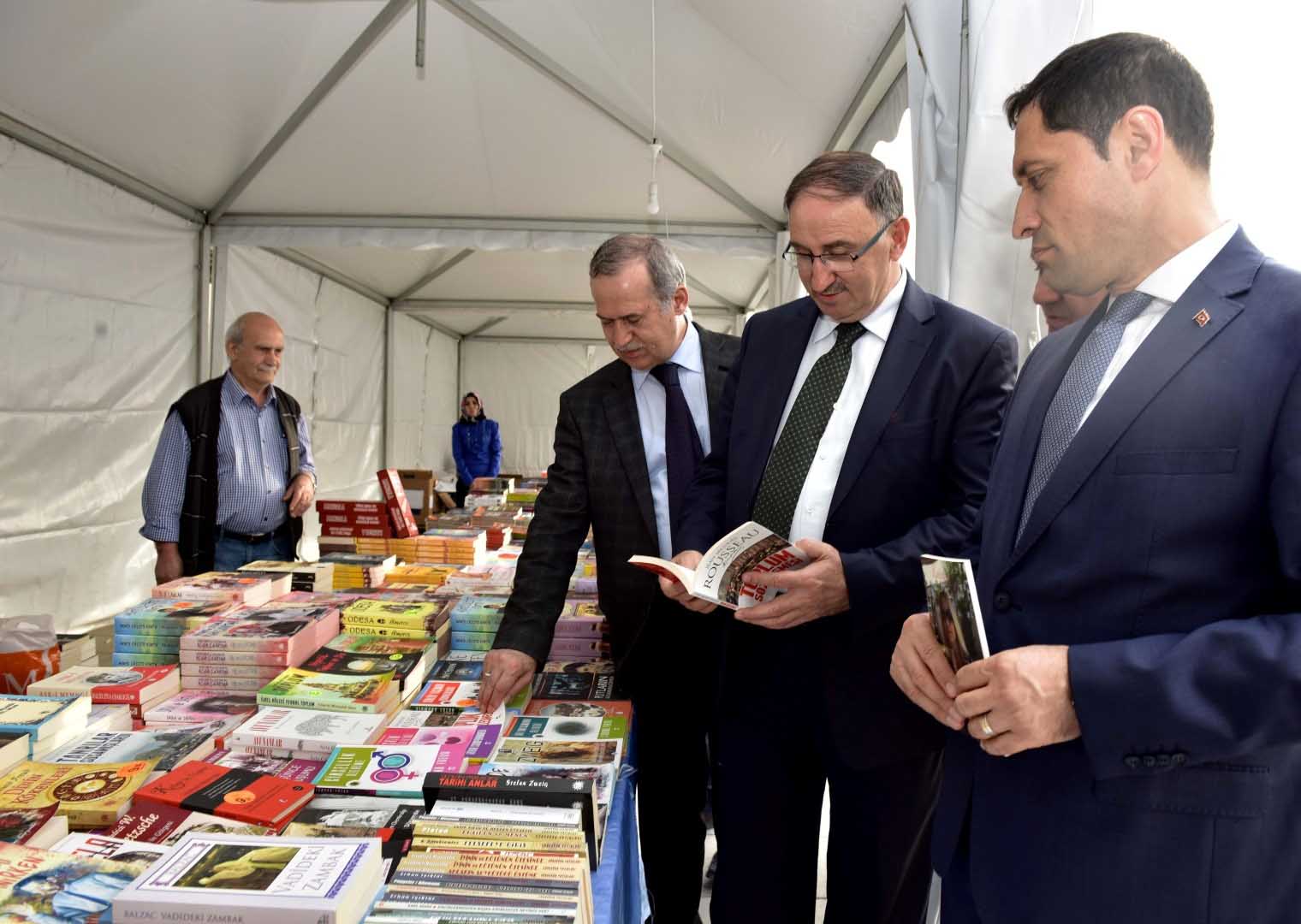 Kitap Günleri kapılarını açtı