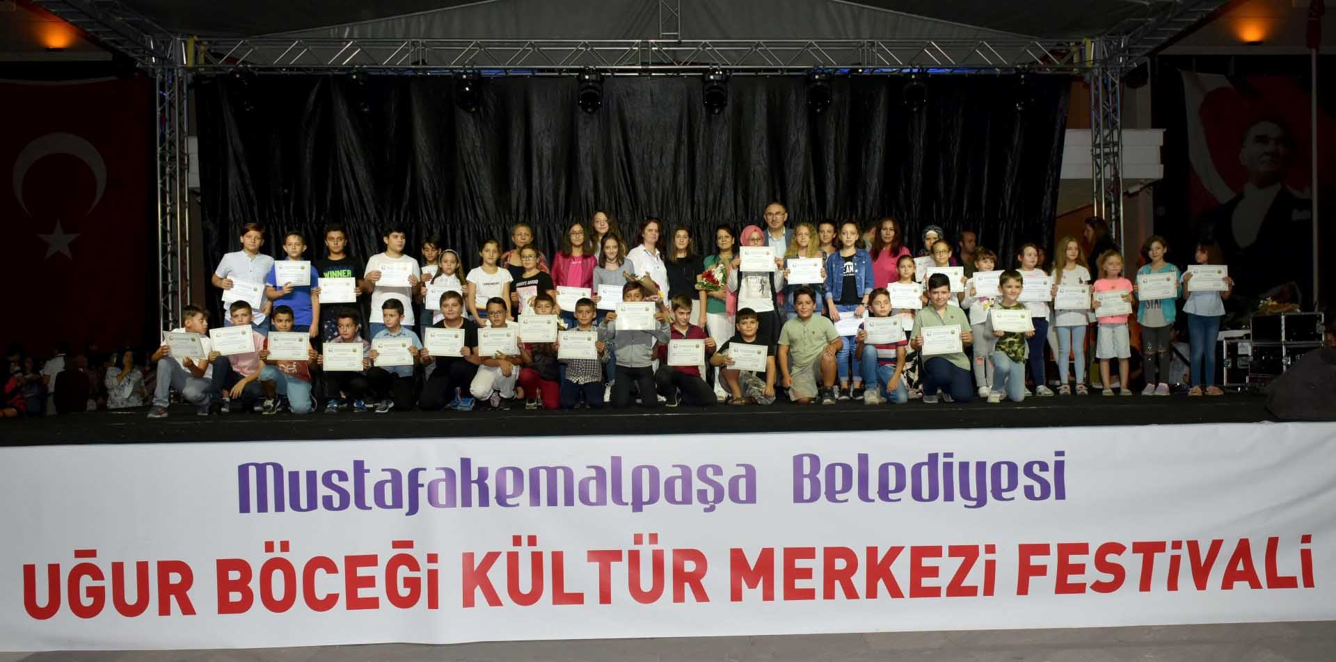 Kursiyerler bilgilerini taçlandırdı