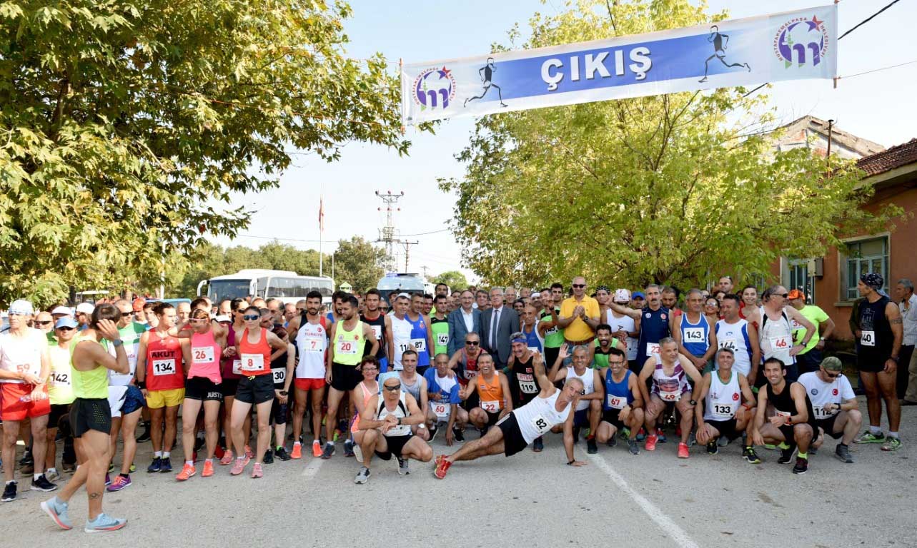 Atletler doğa ile iç içe koştu 