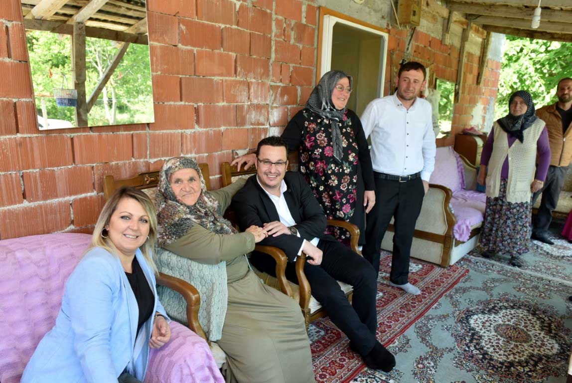 Başkan Kanar’dan annelere ziyaret 