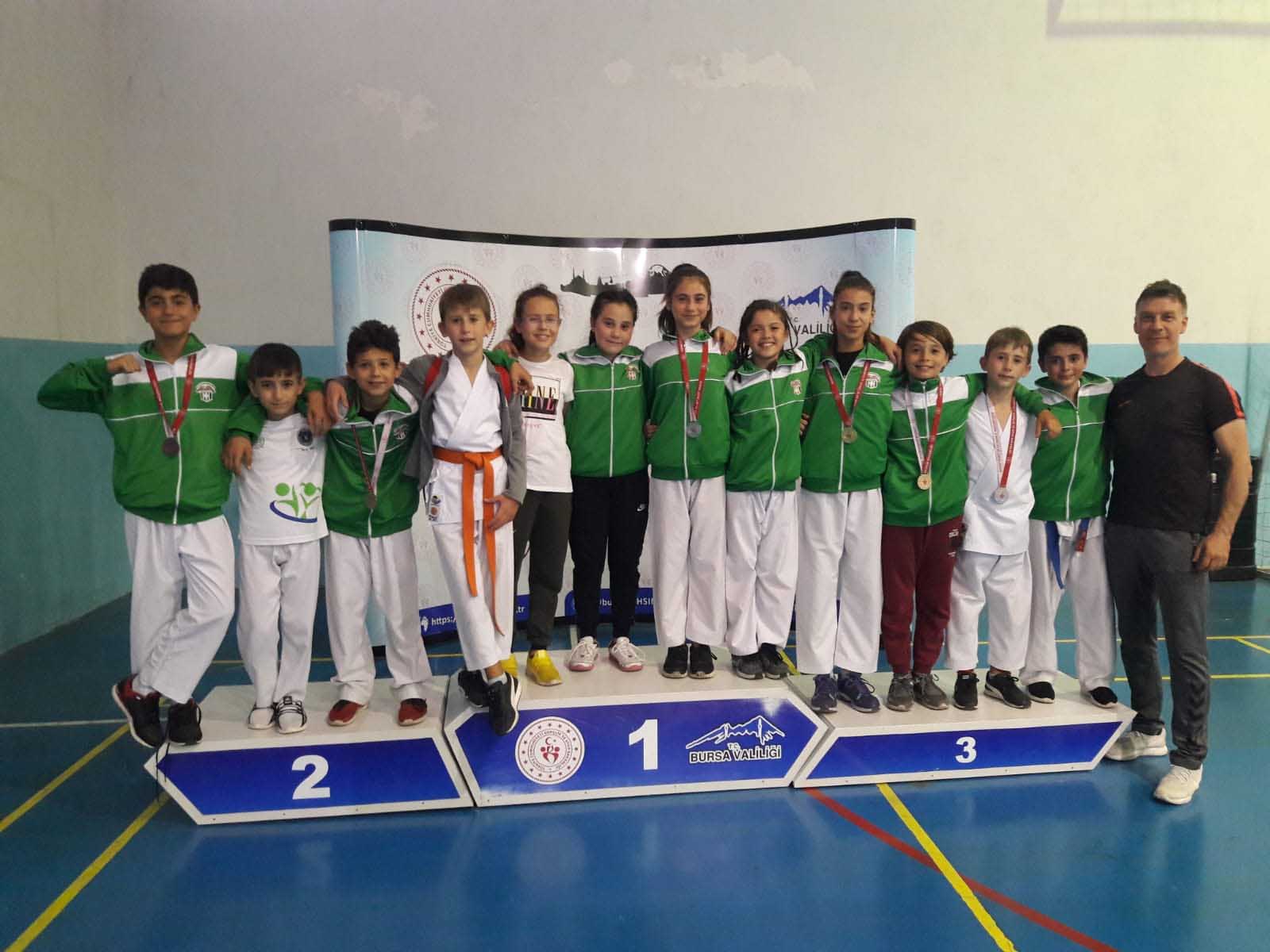 MUSTAFAKEMALPAŞA BELEDİYESPORLU KARATECİLER BAŞARIDAN BAŞARIYA KOŞUYOR
