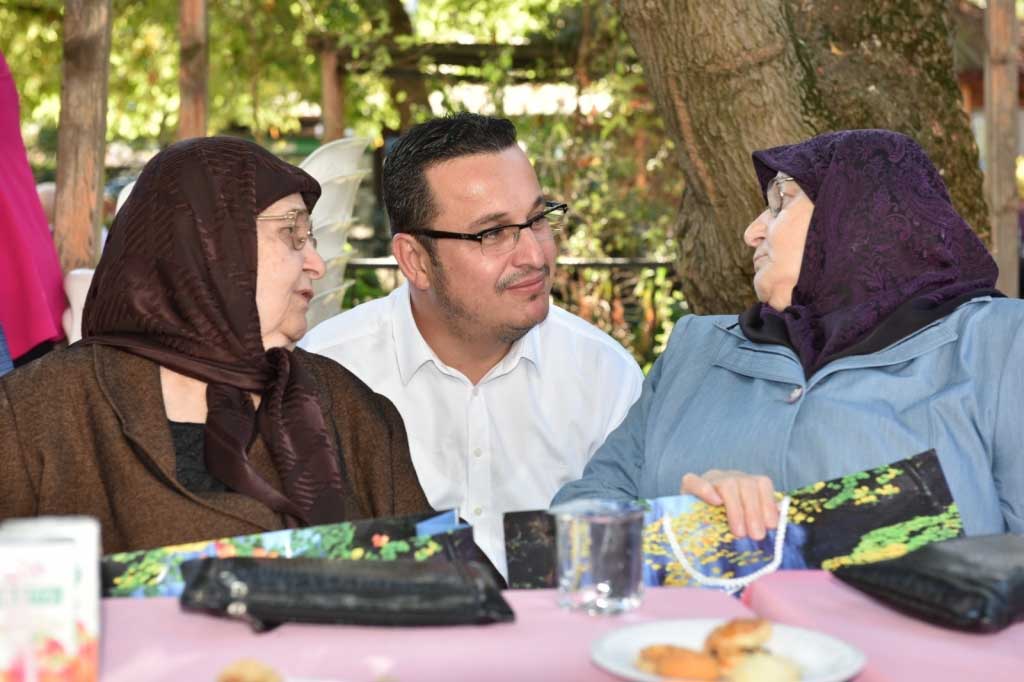 BAŞKAN KANAR YAŞLILAR GÜNÜ'NÜ UNUTMADI