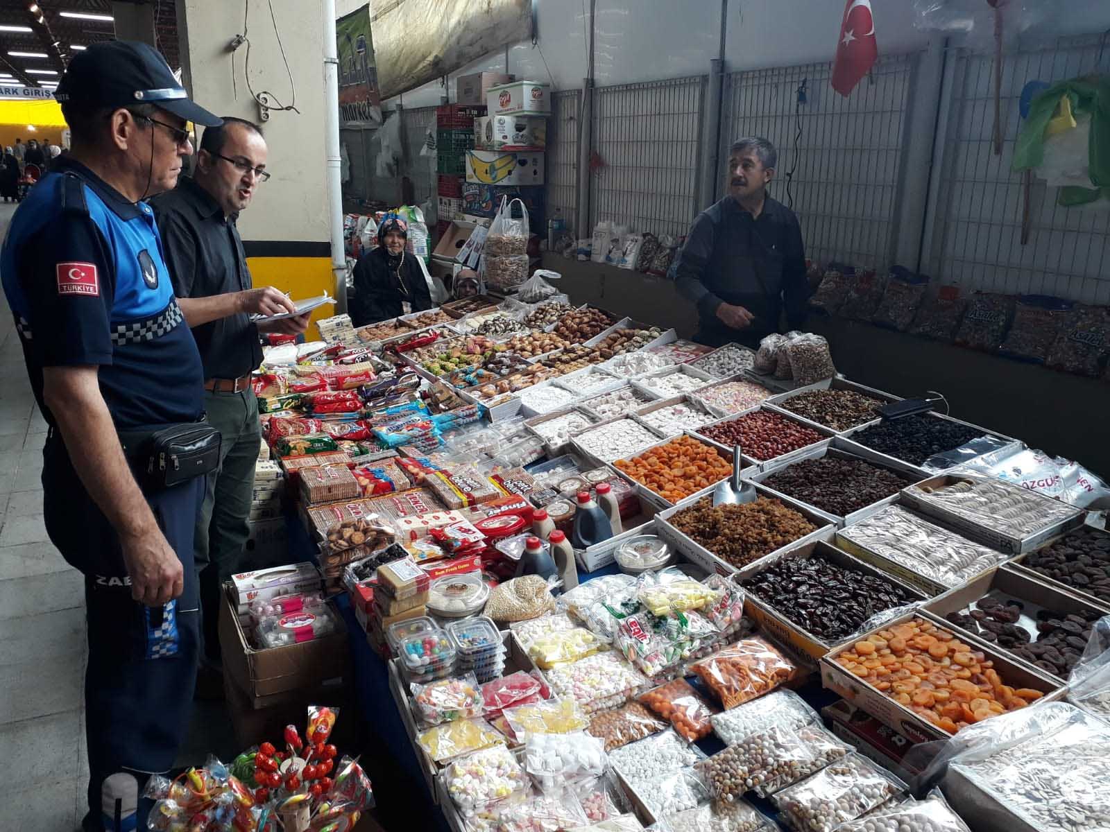 ZABITADAN PAZAR YERİNDE GIDA DENETİMİ