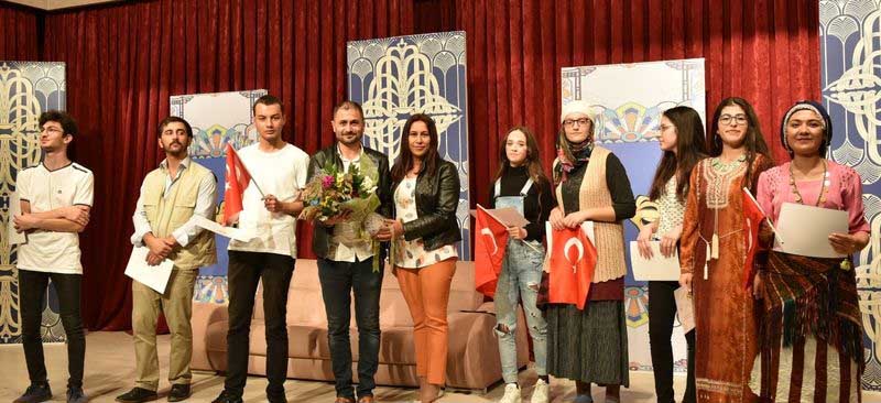 GENÇ YETENEKLER İZLEYENLERİ KAHKAHAYA BOĞDU