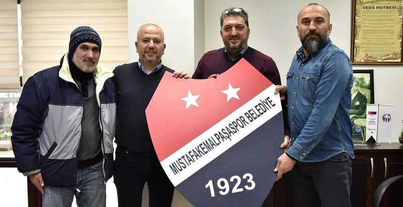 PAŞADER'DEN KIRMIZI ŞİMŞEKLER'İ TEBRİK ZİYARETİ