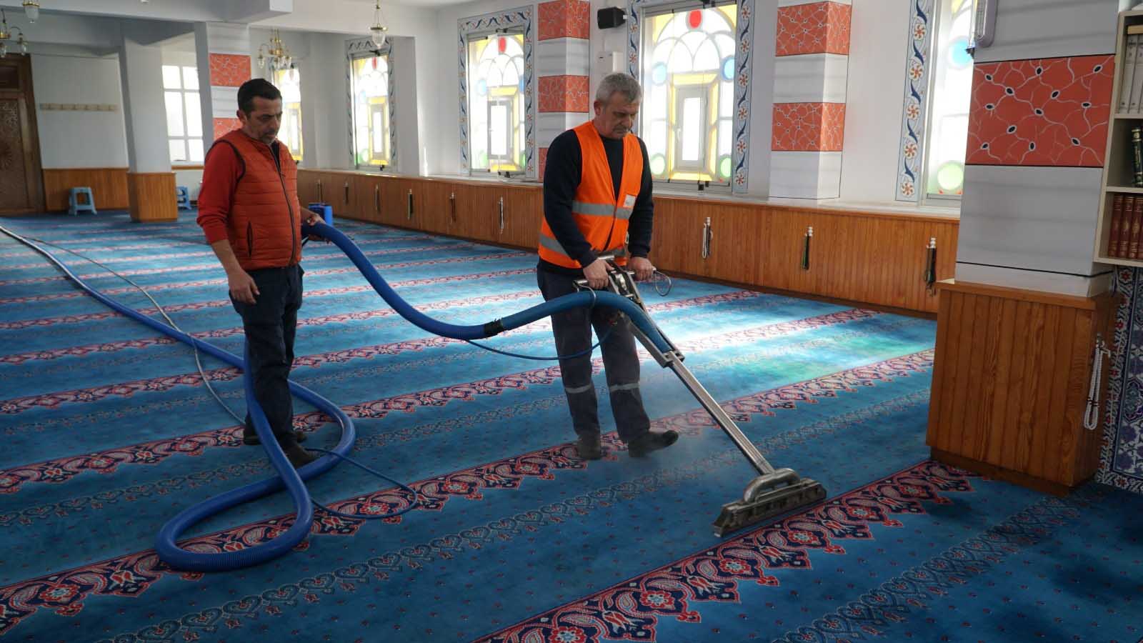 MUSTAFAKEMALPAŞA CAMİLERİNDE TEMİZLİK SEFERBERLİĞİ