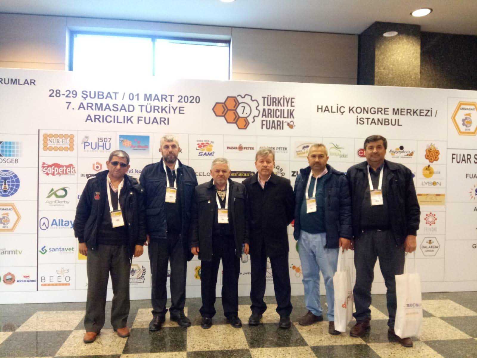 MUSTAFAKEMALPAŞALI ARICILAR FUARDA BULUŞTU