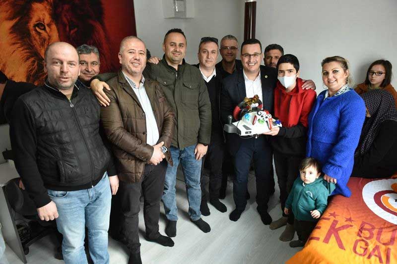 BAŞKANDAN LÖSEMİLİ ÇOCUĞA UNUTAMAYACAĞI ÖZEL SÜRPRİZ
