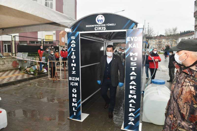 MUSTAFAKEMALPAŞA'DA VİRÜSE KARŞI DEZENFEKSİYON TÜNELİ KURULDU