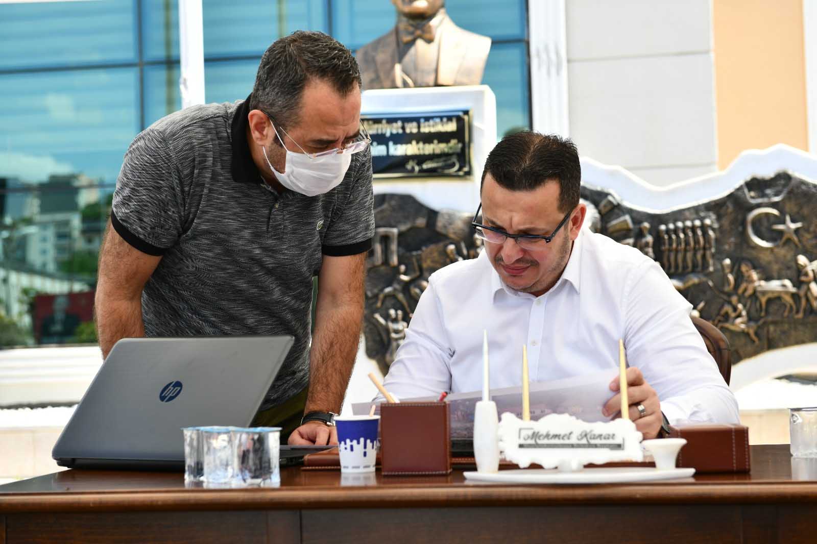 HİZMET MEYDANDA BAŞKANLA BAŞLIYOR