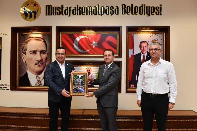 GENÇ BAŞKAN VE VEKİL DOKUNMADIK GÖNÜL BIRAKMADI