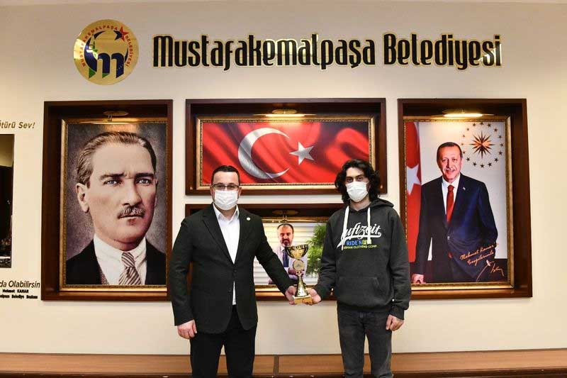 MUSTAFAKEMALPAŞALI SPORCU ÖDÜLLE DÖNDÜ