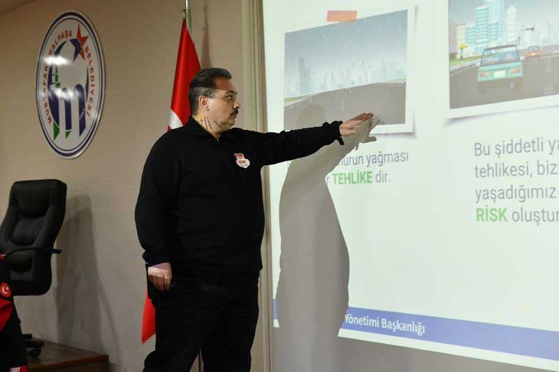 BELEDİYE PERSONELİNE AFET FARKINDALIK EĞİTİMİ