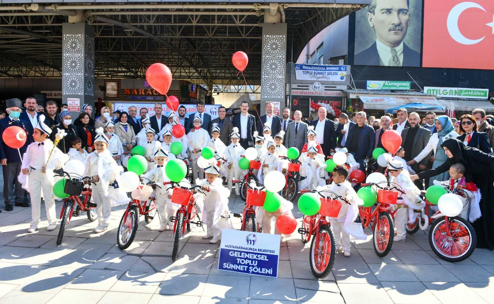MUSTAFAKEMALPAŞA'DA ÇOCUKLAR ÇİFTE BAYRAM YAŞADI