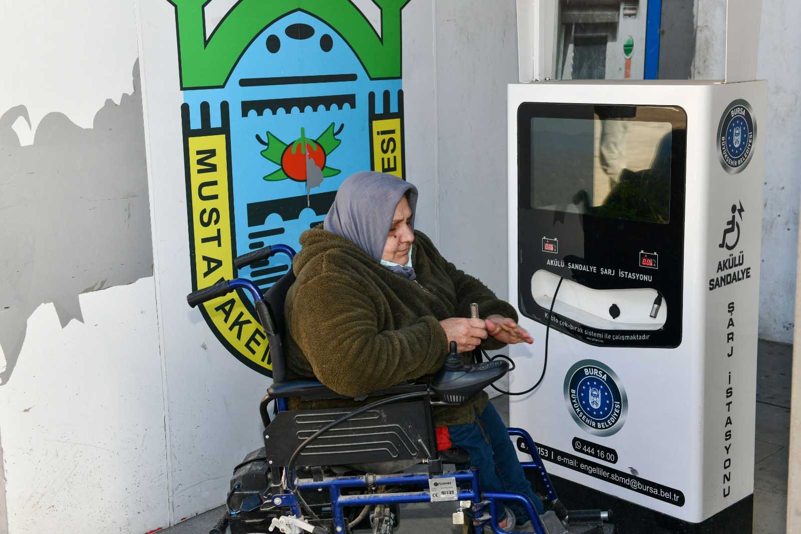 Mustafakemalpaşa'da Şarj İstasyonları Var, Engel Yok