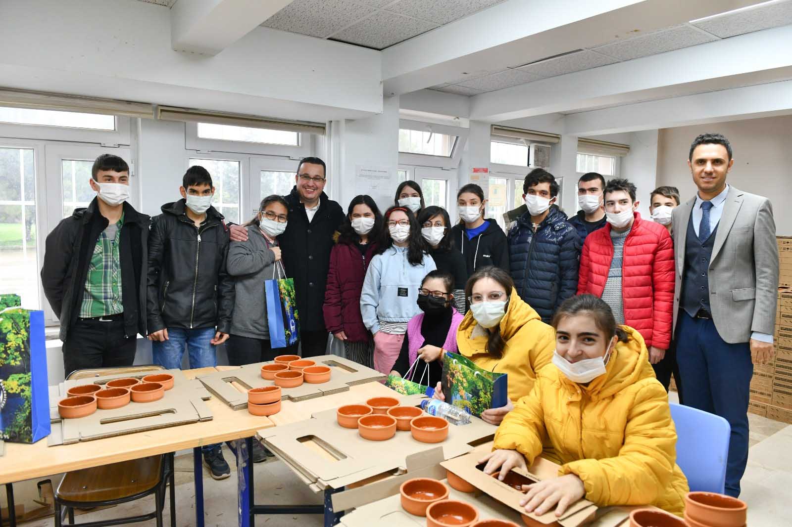 Genç Başkan Gençlerin Kalbine Dokunmaya Devam Ediyor