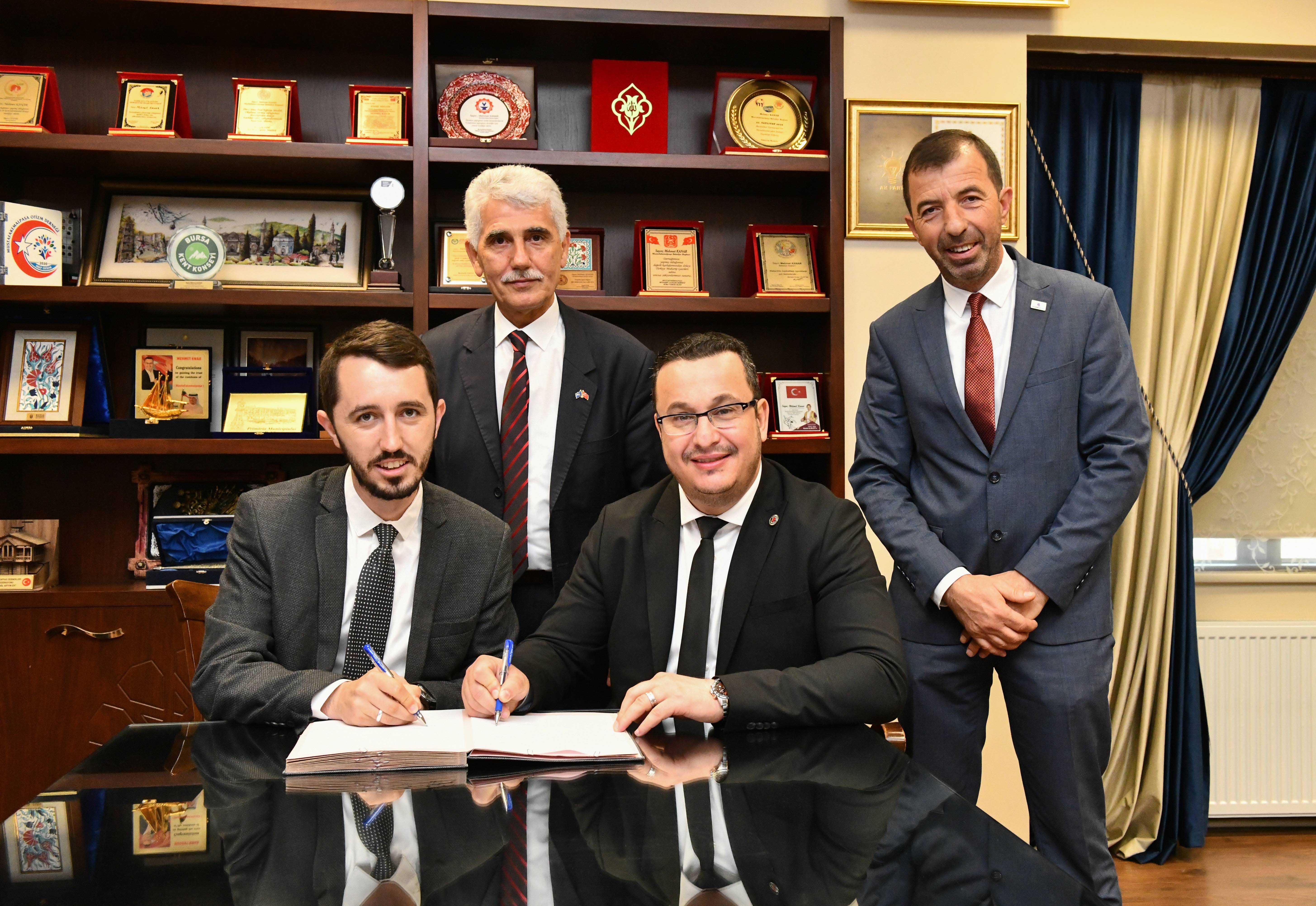 MUSTAFAKEMALPAŞA VE KAMENİCA ARASINDA İMZALAR ATILDI