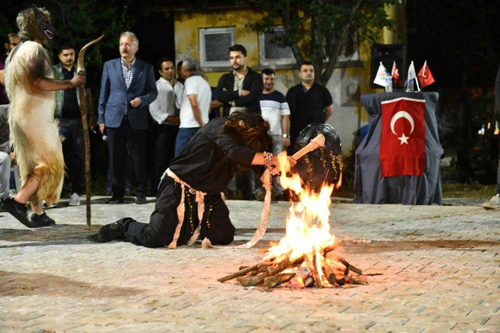 KANAR, DÜŞMANA KORKU SALAN 200 YILLIK GELENEĞE EŞLİK ETTİ