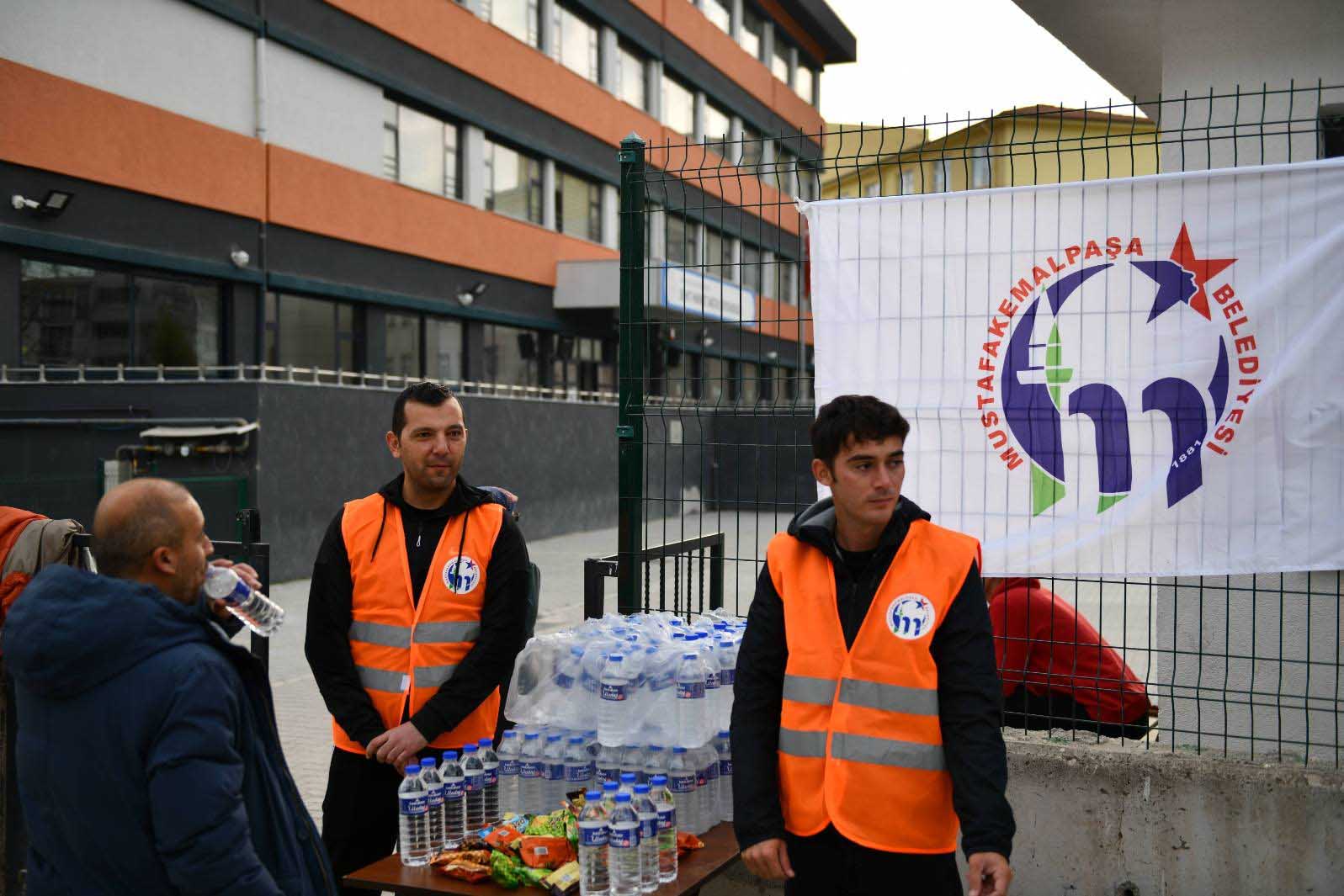 MUSTAFAKEMALPAŞA BELEDİYESİ KPSS’YE GİREN ADAYLARIN HEYECANLARINA ORTAK OLDU