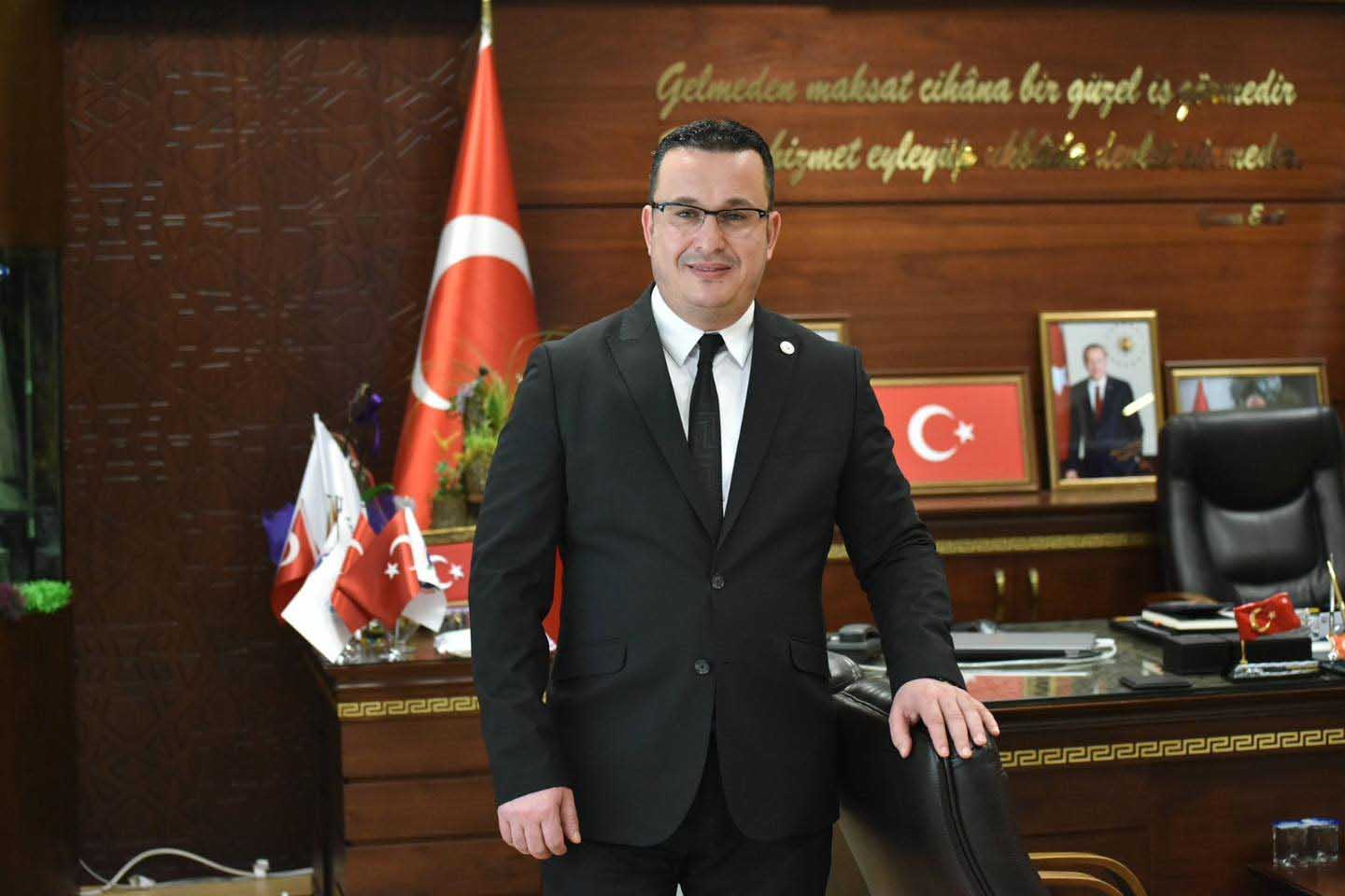 BAŞKAN KANAR’DAN 24 KASIM ÖĞRETMENLER GÜNÜ MESAJI 