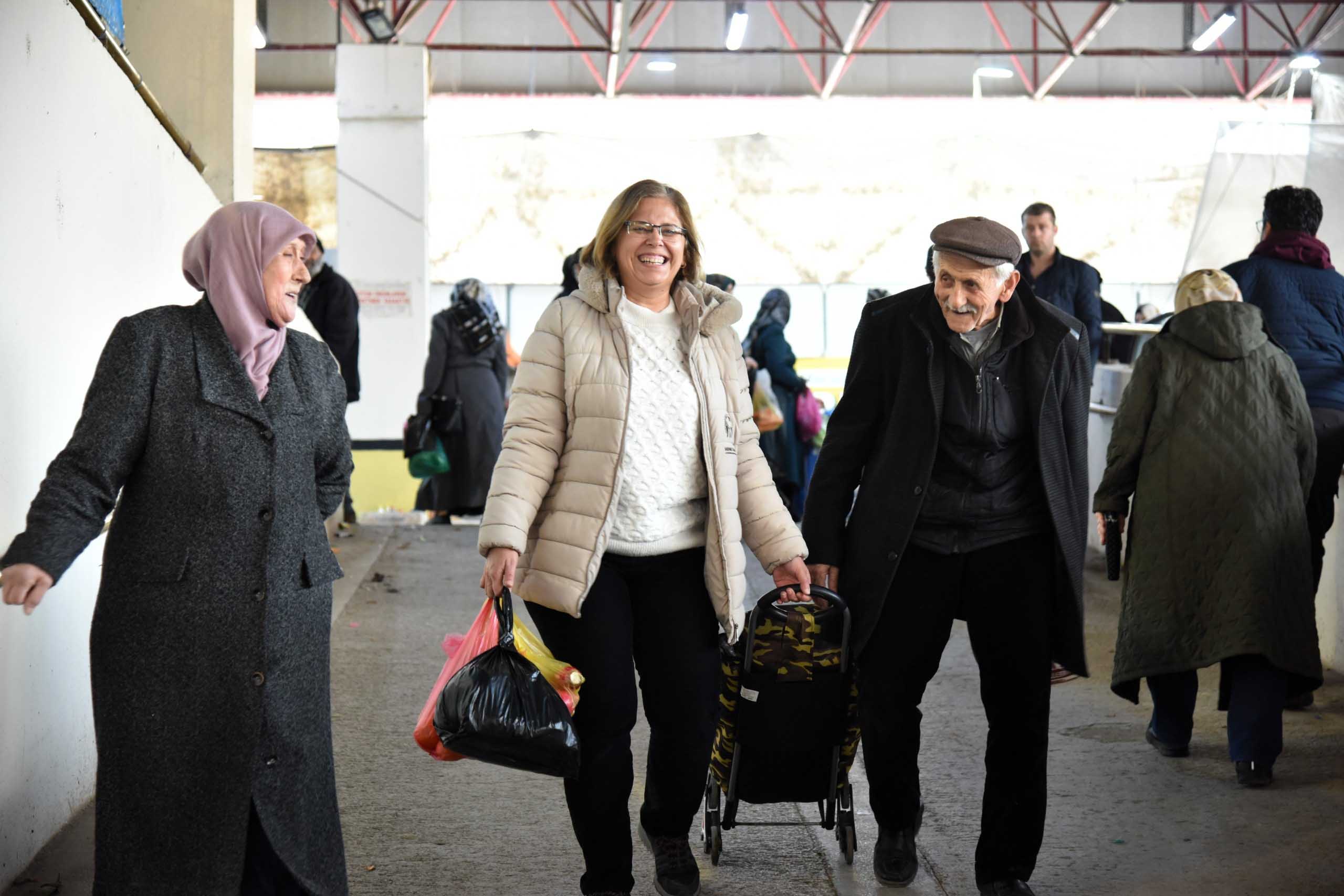  PAZAR ALIŞVERİŞİNİN KEYFE DÖNÜŞTÜĞÜ ŞEHİR MUSTAFAKEMALPAŞA