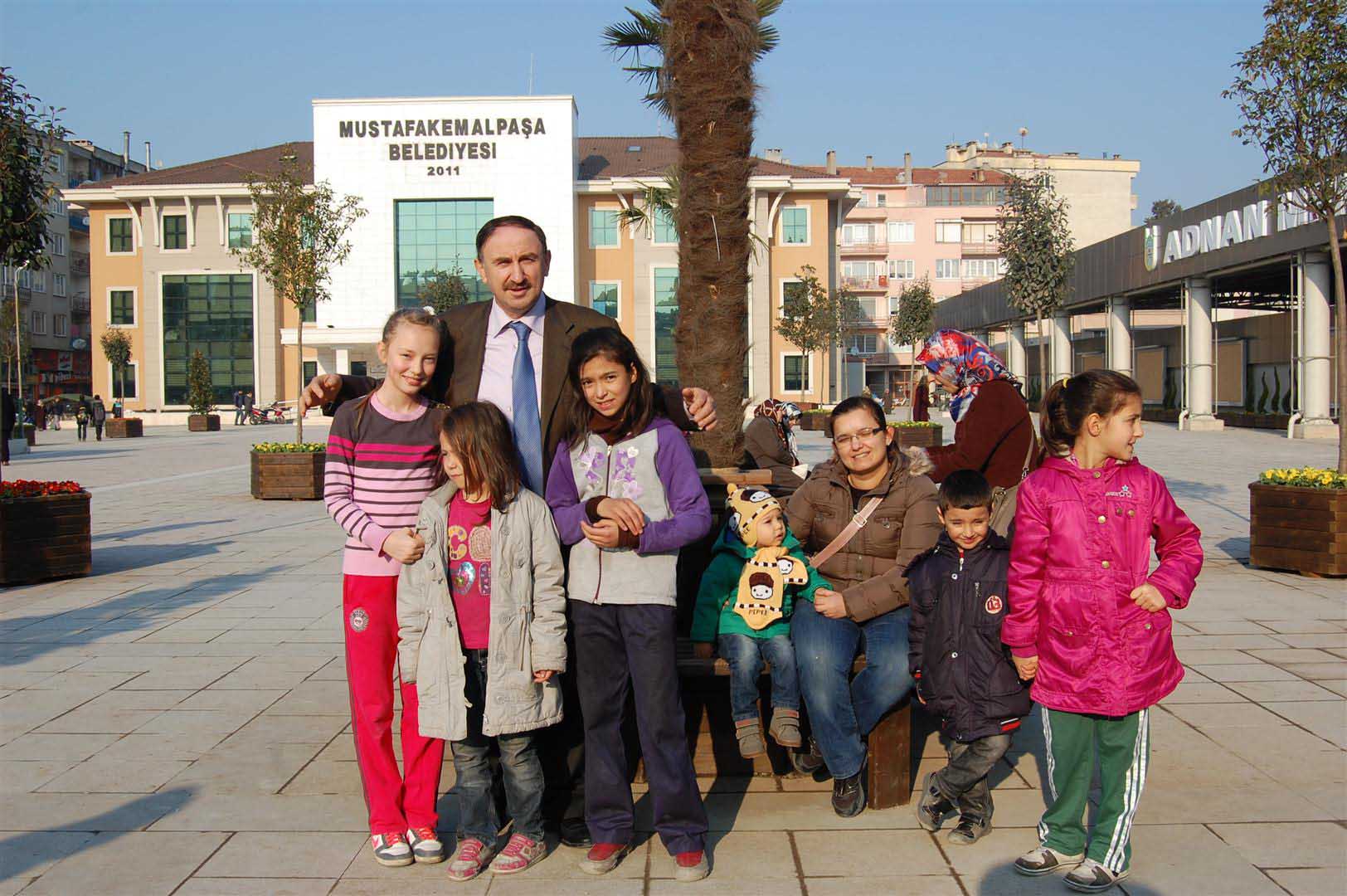 Adnan Menderes Meydanı görünümüne kavuşuyor