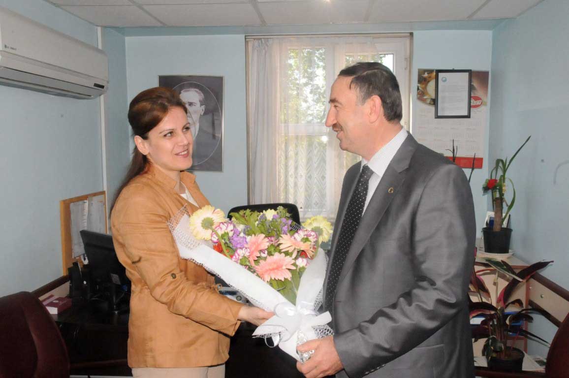 Başkan Kurtulan ‘Ebeler Haftası’nı kutladı 