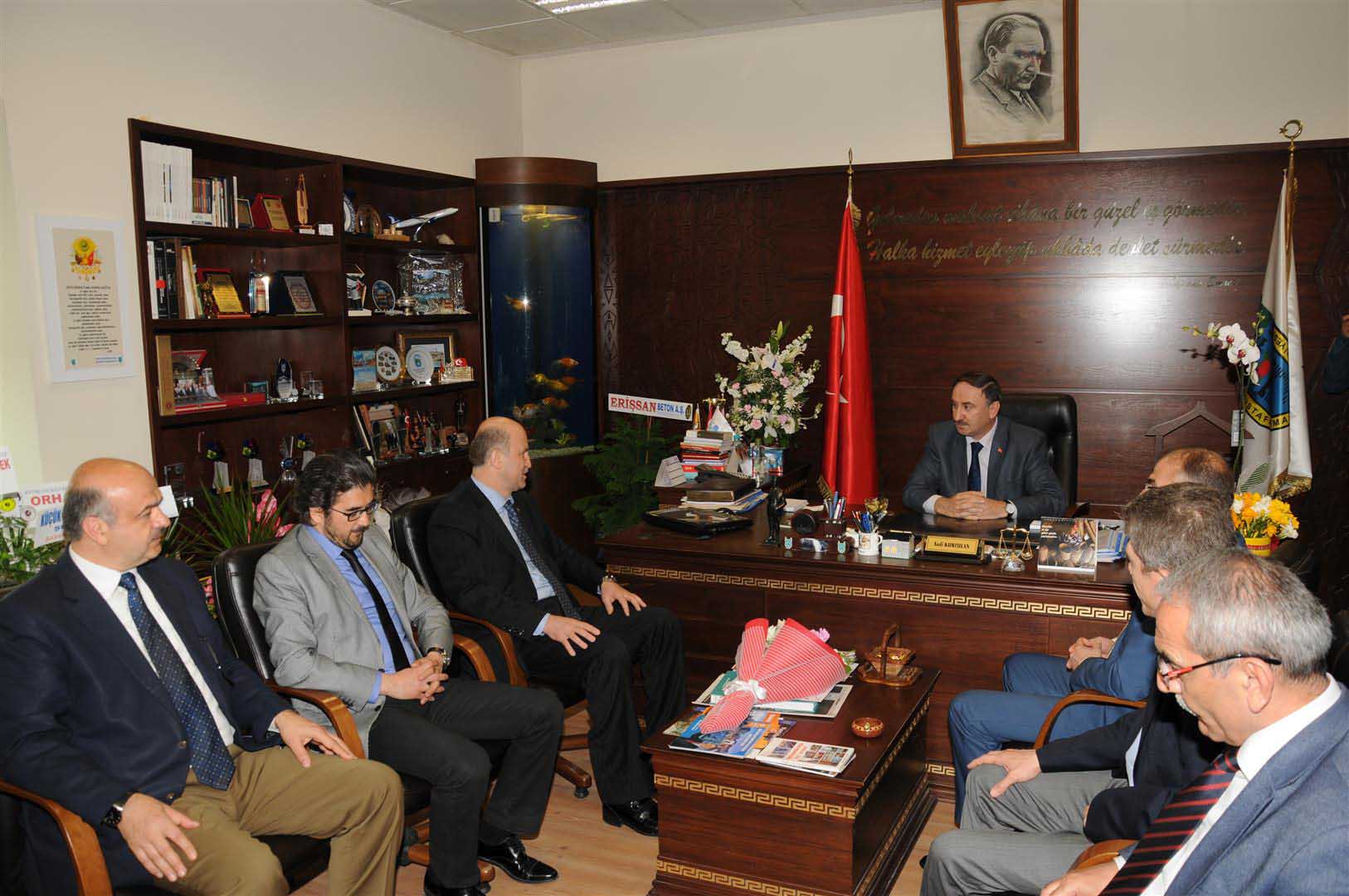 Başkan Kurtulan’a AK Parti İl Yönetimi’nden kutlama 