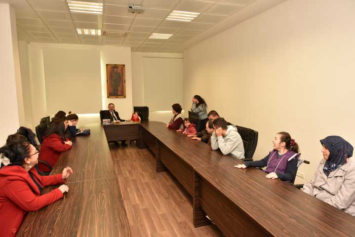 Başkan Kurtulan'a özel öğrencilerden ziyaret