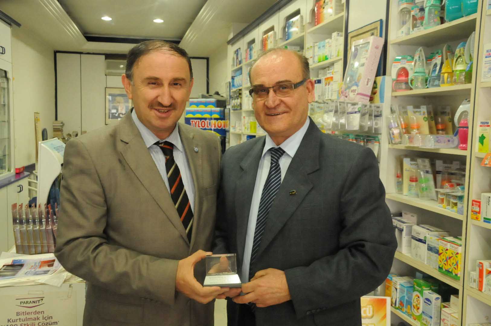 Başkan Kurtulan’dan eczacılara kutlama 
