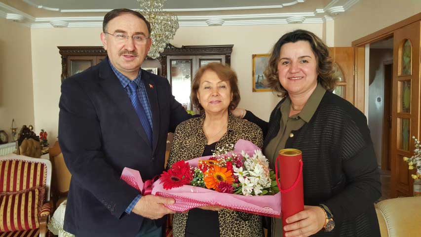 Başkan Kurtulan'dan kadın meclis üyelerine anlamlı ziyaret 