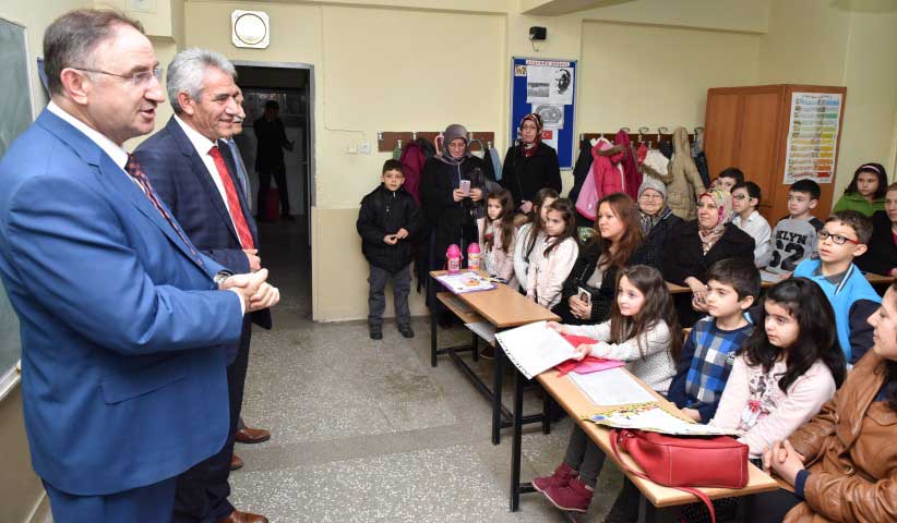 Başkan Kurtulan'dan öğrencilere karne 