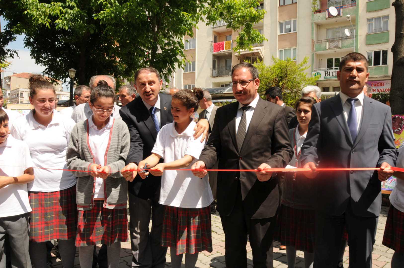 Engelli öğrencilerden engel tanımayan sergi 